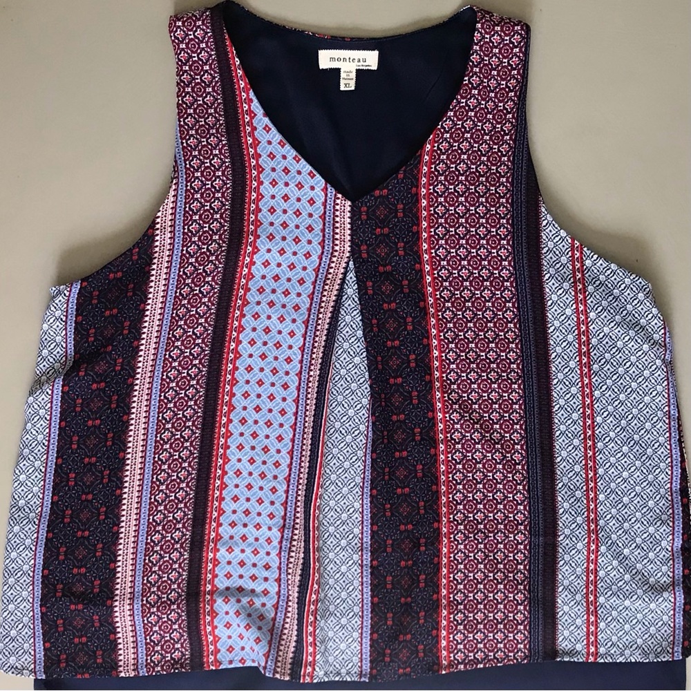 Monteau Los Angels Geometrical Patchwork Print V Neck Sleeveless Swing Blouse